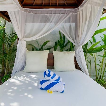 Heart Of Seminyak, 2Br, Sleeps 4, Walk To Bintang Villa ภายนอก รูปภาพ
