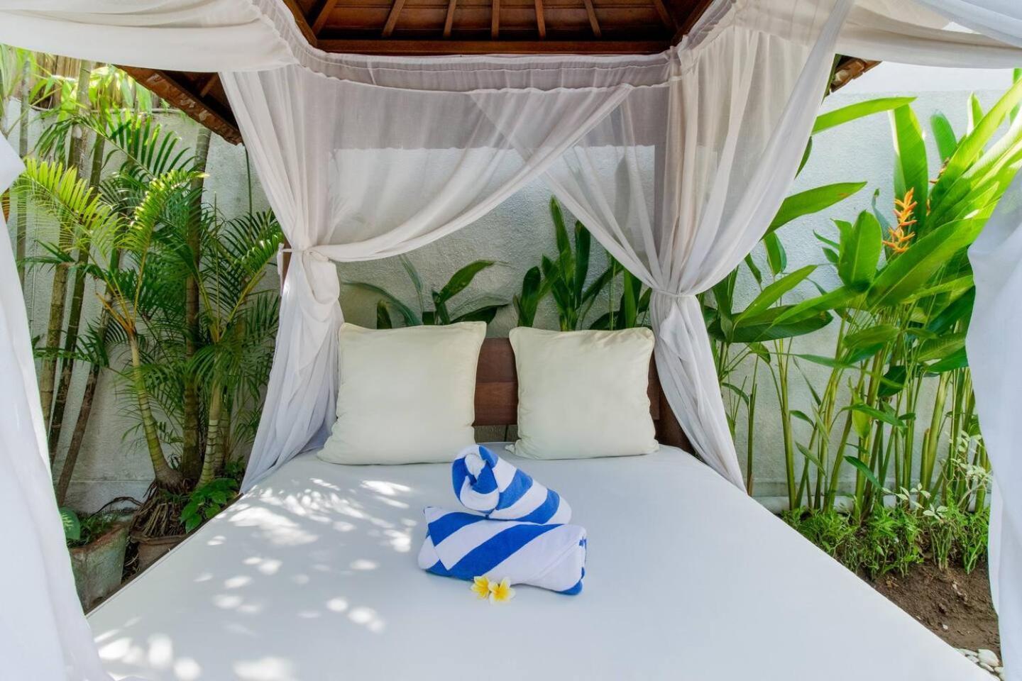 Heart Of Seminyak, 2Br, Sleeps 4, Walk To Bintang Villa ภายนอก รูปภาพ